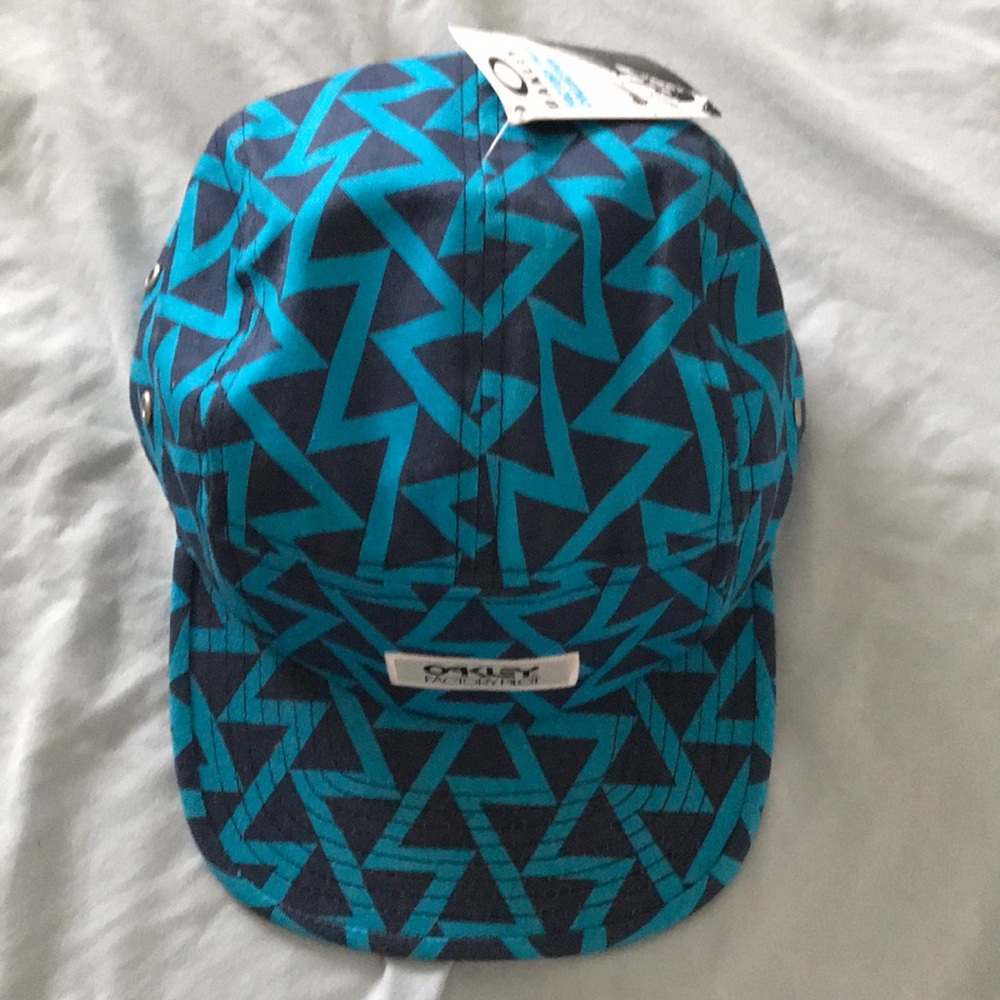 Oakley hat